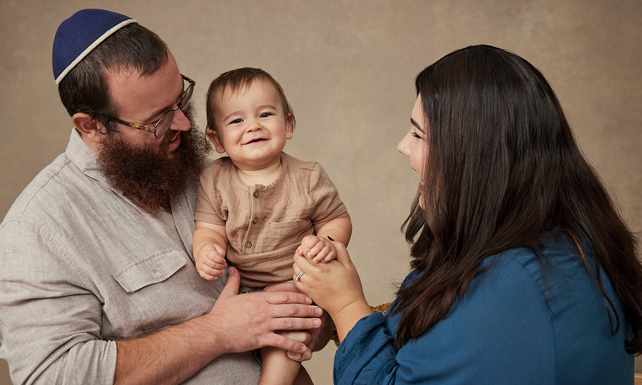New Parents Mael and Menachem
